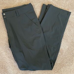Columbia Dark Green Hiking Trail Pants Women’s Size 16
